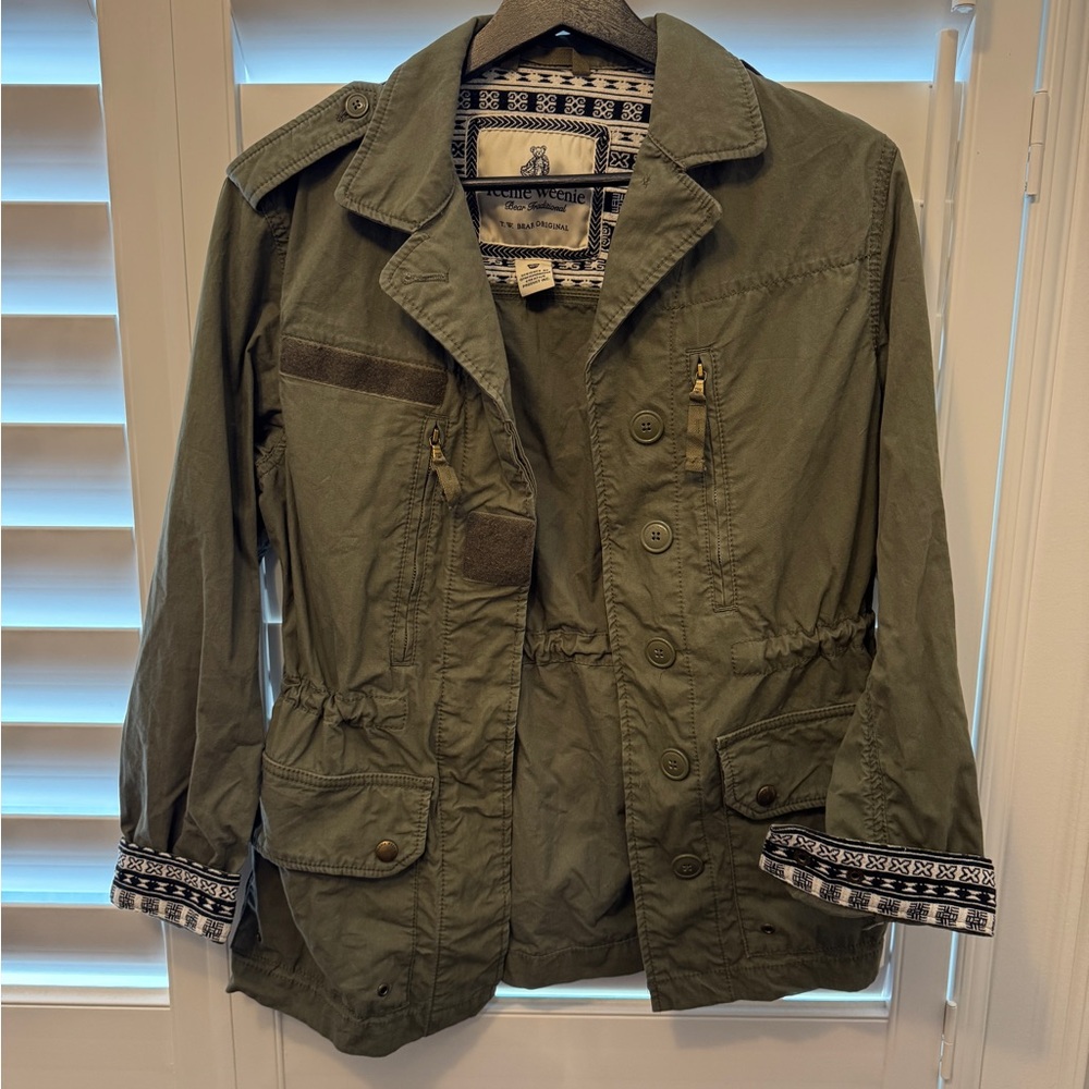 Olive Green Utility Jacket with Embroidered Cuffs and Collared Neckline